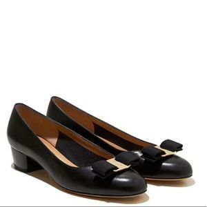 Salvatore Ferragamo Black Vara Bow Pump